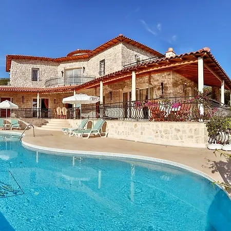 Kaş, deniz manzaralı, 8 kişilik villa